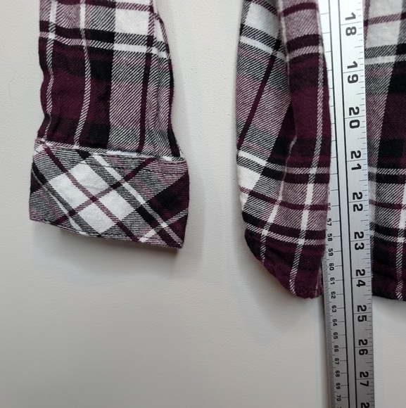 Well Worn Women’s Flannel Shirt Soft Button Down Shirt Berry/White Plaid-Medium - Picture 6 of 9